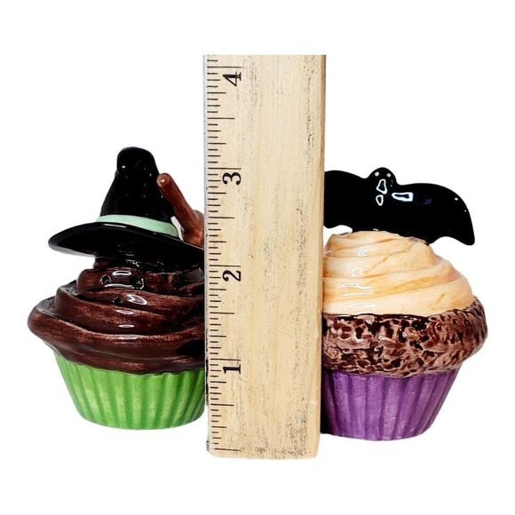 Vintage Halloween Bat and Witch Hat Salt and Pepper Shakers - Picture 11 of 11